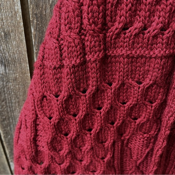 Connemara Knitwear Made In Ireland Merino Wool Cable Knit Shawl Wrap In Wine O/S - Picture 7 of 15